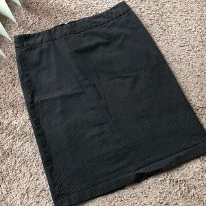 GAP stretch size 14 pinstriped black skirt